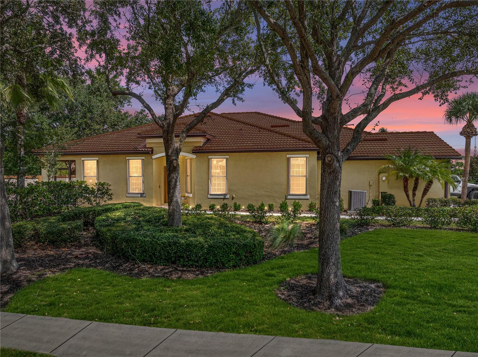 Property Photo: 5485 Sunset Falls Drive FL 33572