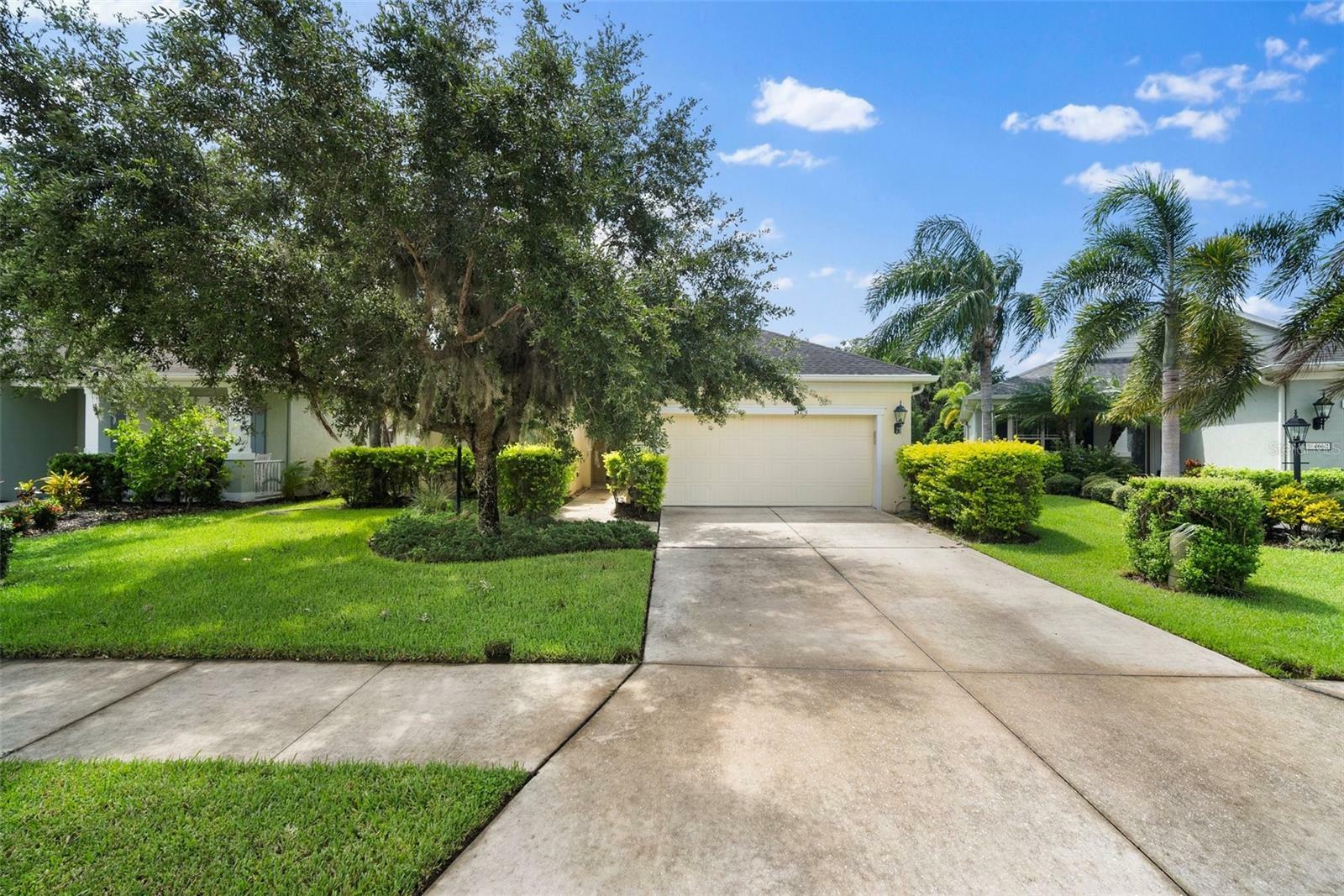 Property Photo:  4708 Woodbrook Drive  FL 34243 