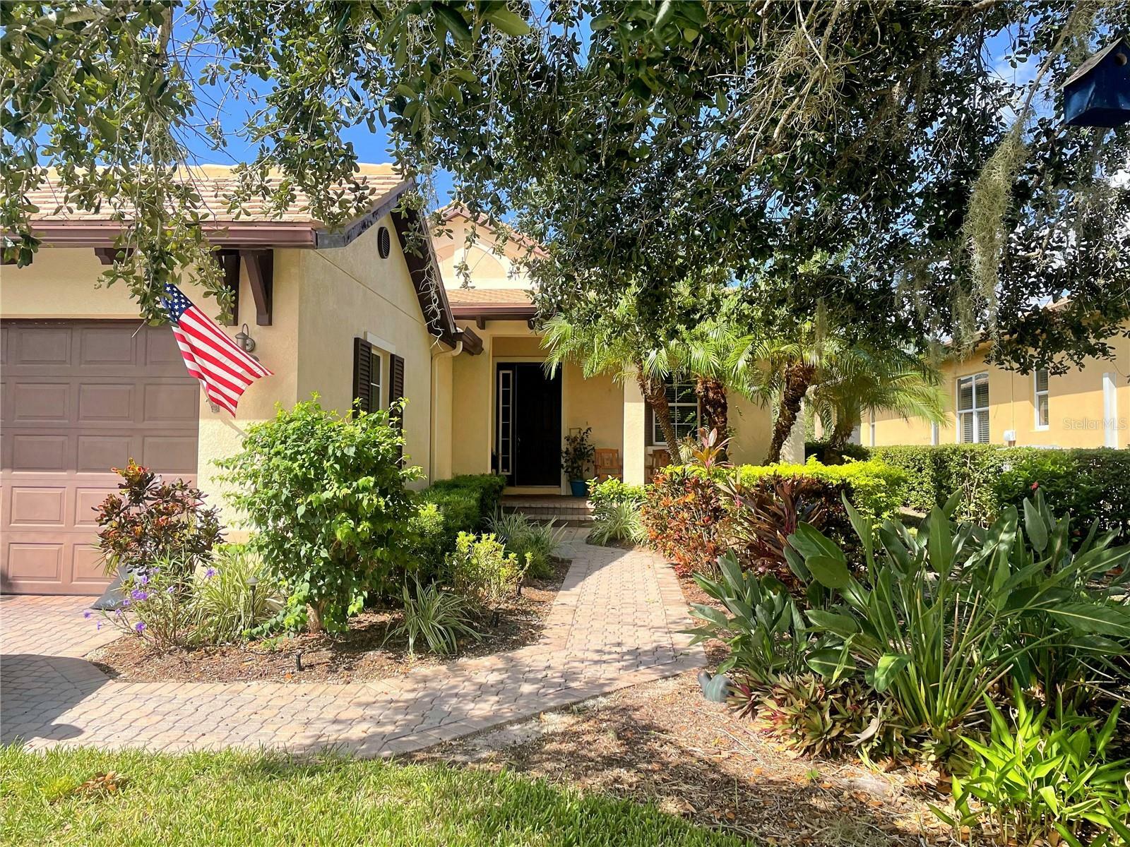 Property Photo:  924 Preservation Street  FL 34208 