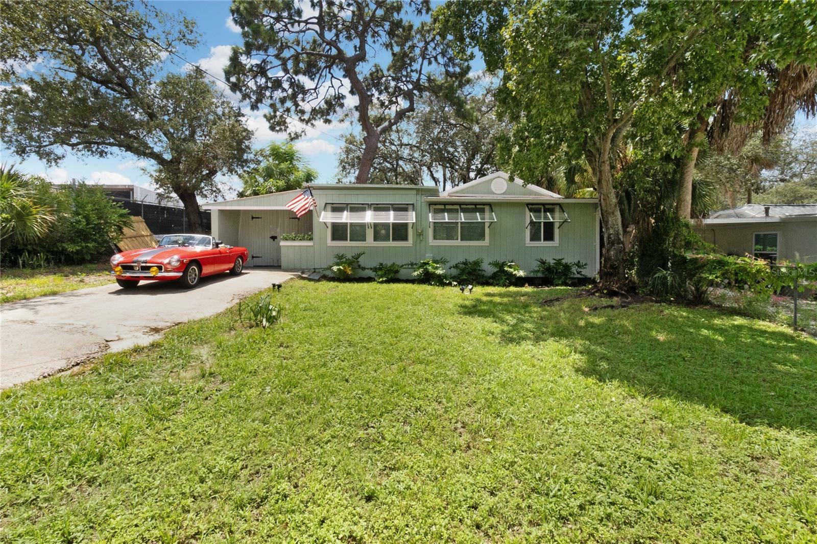 Property Photo:  203 Anclote Road  FL 34689 