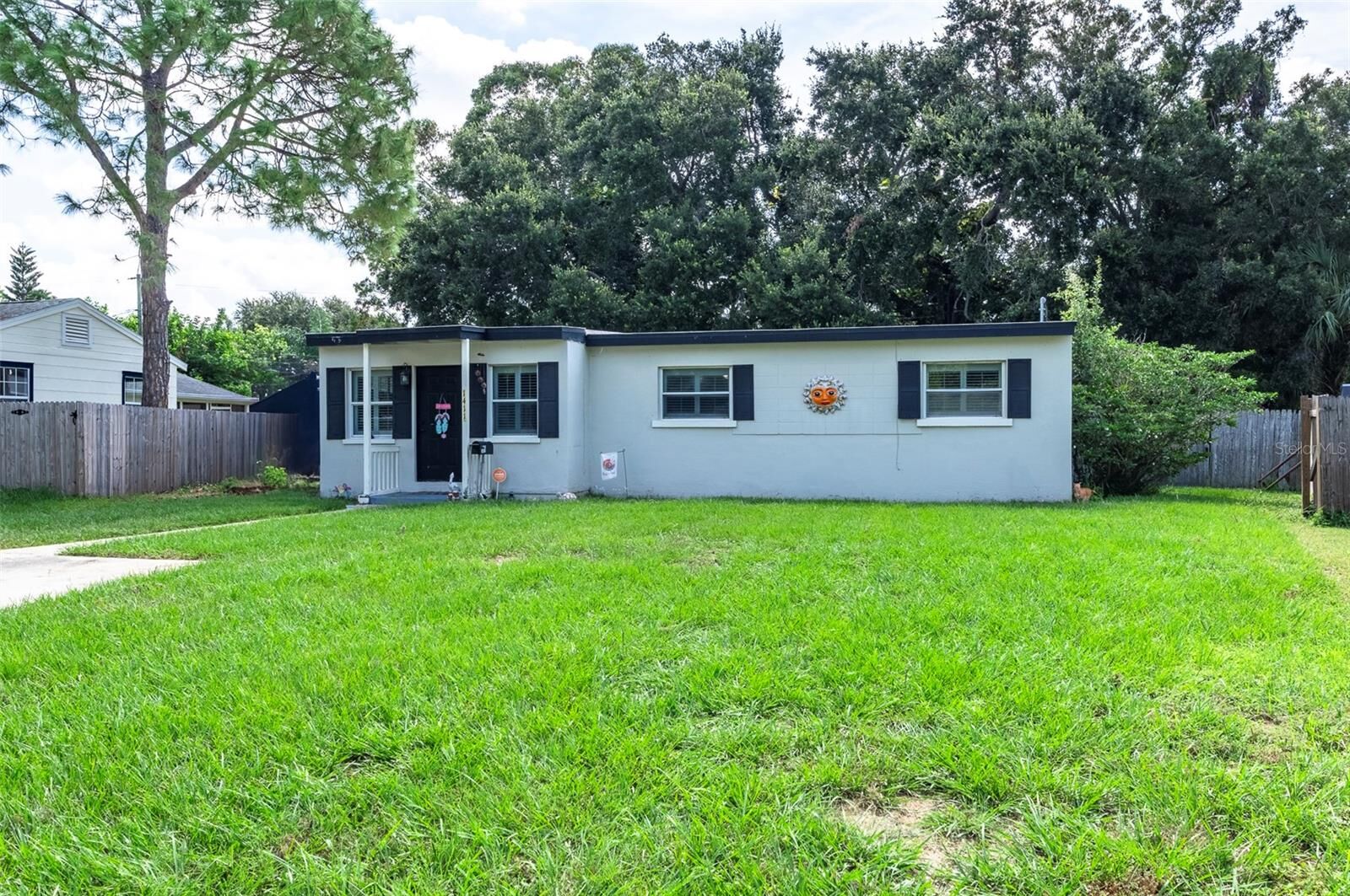 Property Photo:  1411 Suffolk Street N  FL 33710 