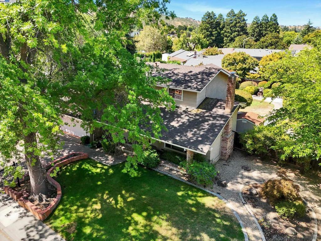 Property Photo:  319 Castle Rock Road  CA 94598-4518 