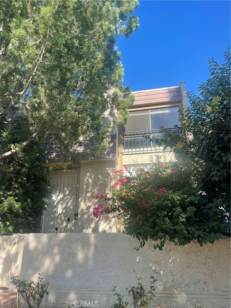 Property Photo:  6145 Shoup Avenue 44  CA 91367 