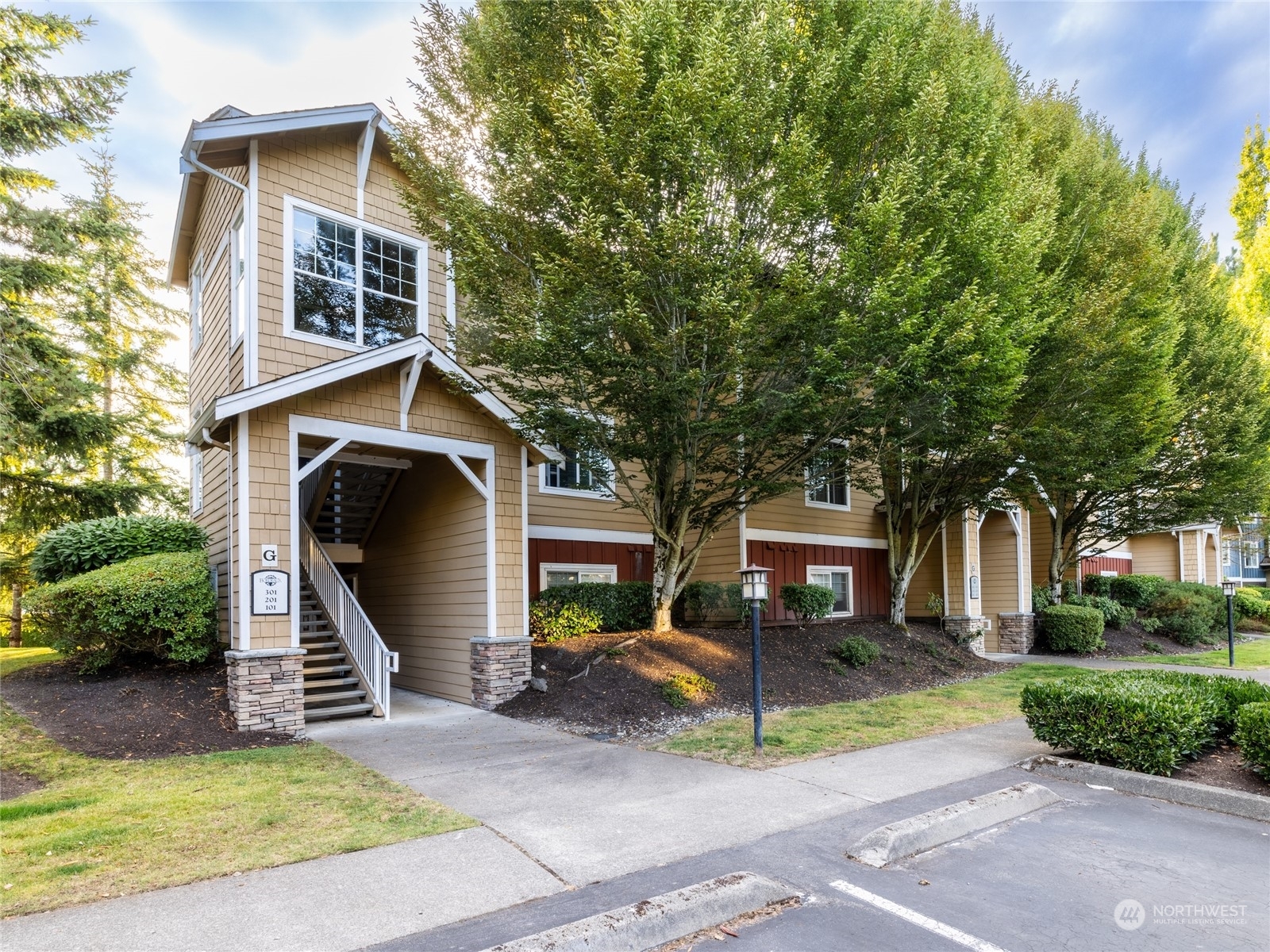 Property Photo:  710 SE 240th Way G301  WA 98074 