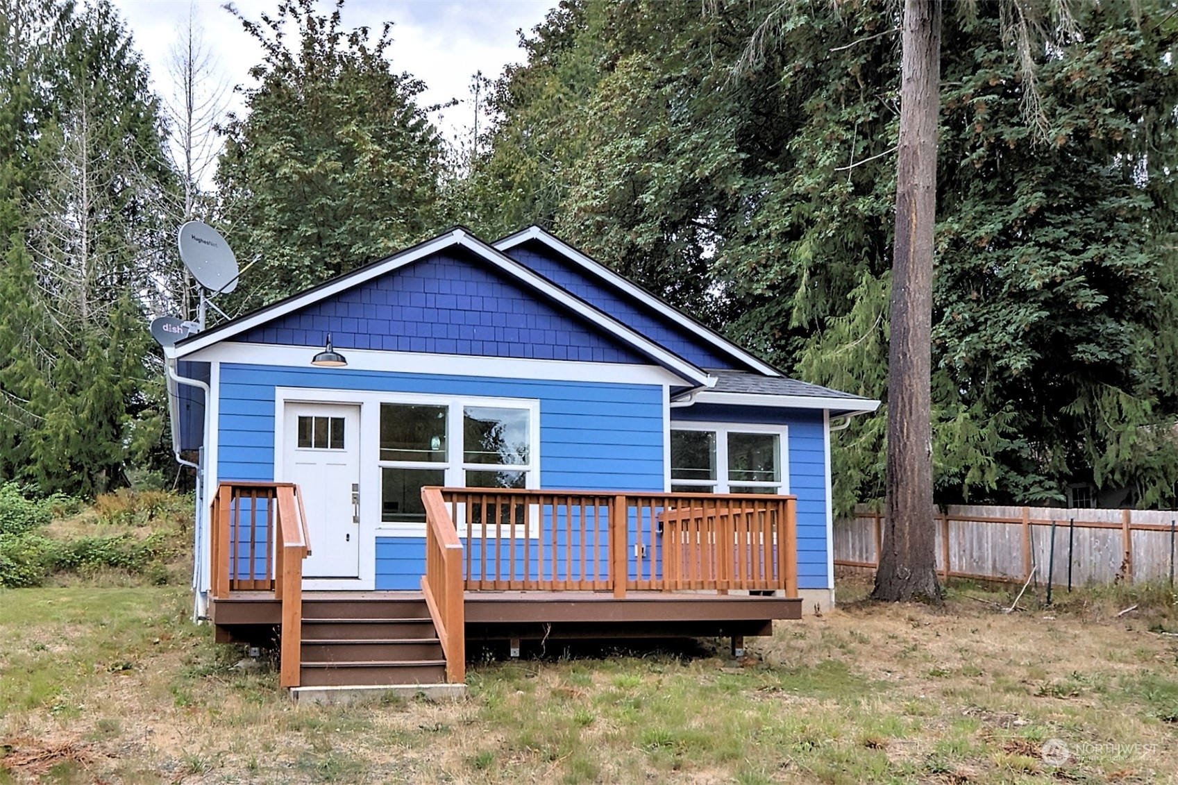 Property Photo:  561 E Wood Lane  WA 98584 