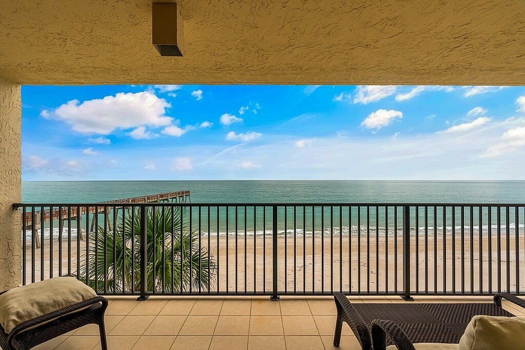 Property Photo:  4800 Highway A1a 301  FL 32963 