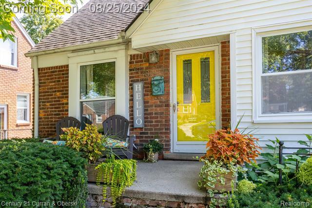 Property Photo:  1928 Ellwood Avenue  MI 48072 