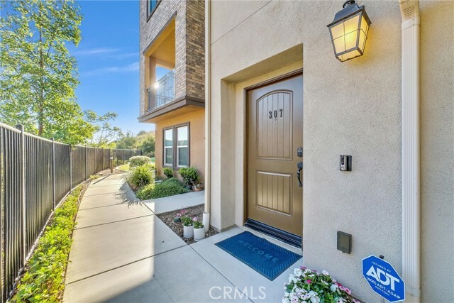 Property Photo:  307 Mission Terrace Avenue  CA 92069 