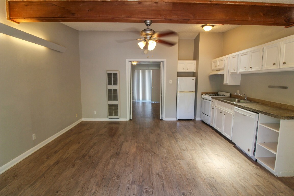 Property Photo: 300 Franklin Boulevard 103 TX 78751
