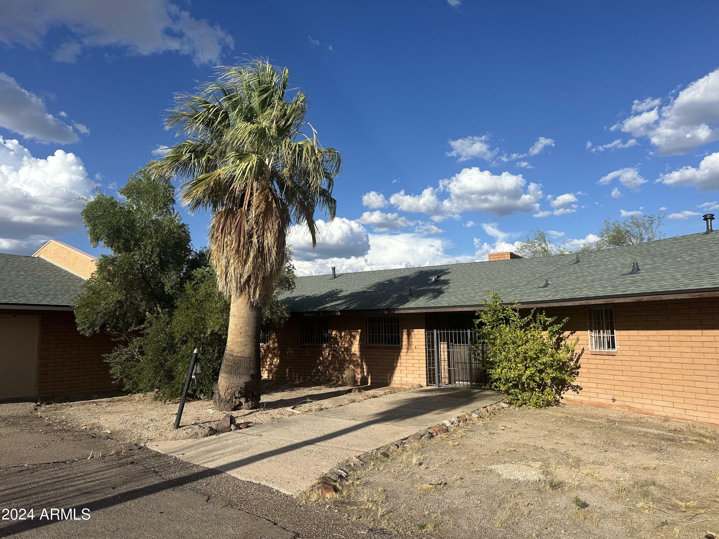 Property Photo:  1880 W Yucca Drive  AZ 85390 