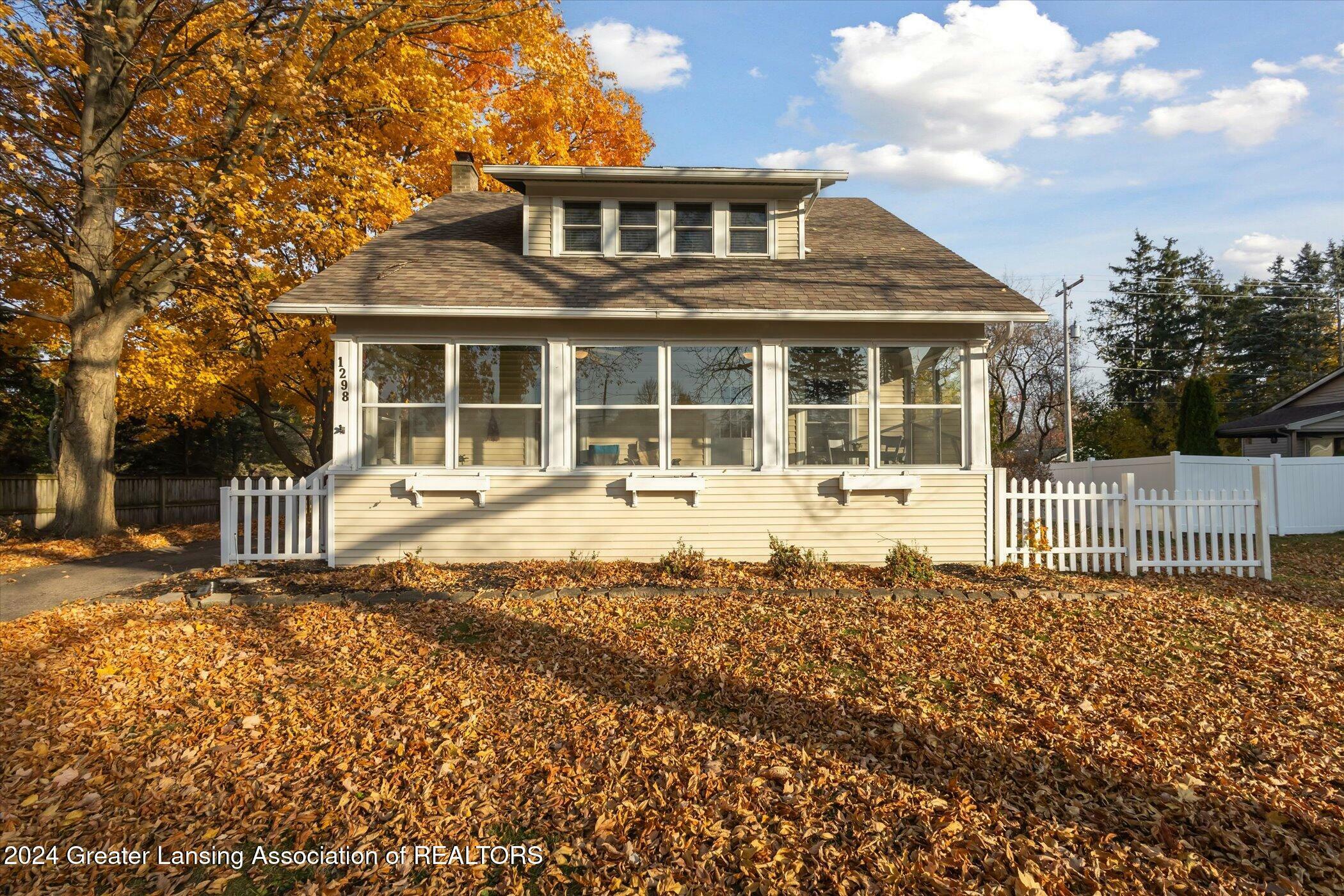 Property Photo:  1298 Haslett Road  MI 48840 