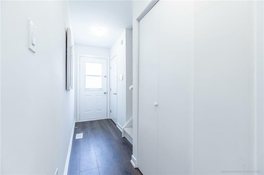 Property Photo:  88 Tunbridge Crescent 38  ON L8W 1L3 