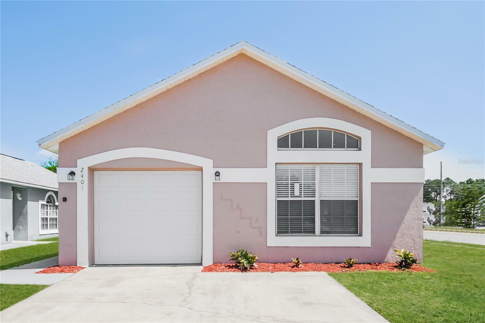 Property Photo:  2401 Weymouth Court  FL 34743 