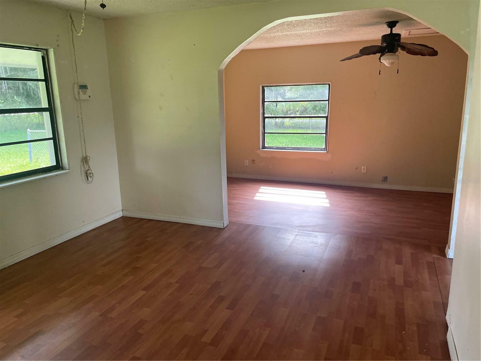 Property Photo:  9707 Lithia Pinecrest Road  FL 33547 