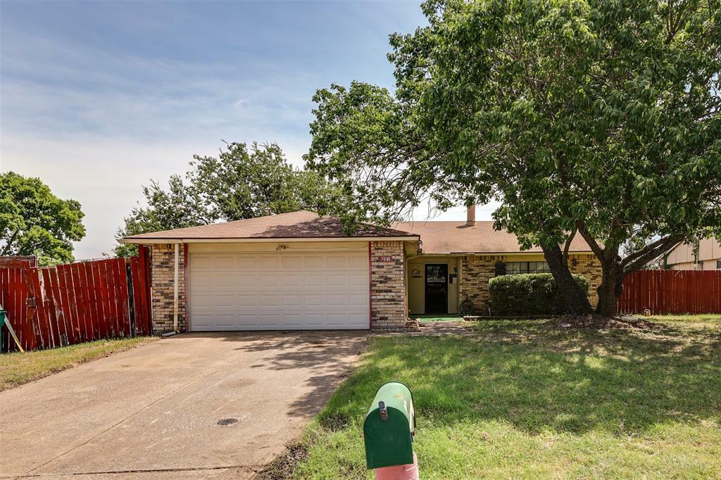 Property Photo:  205 Whitney Street  TX 75104 