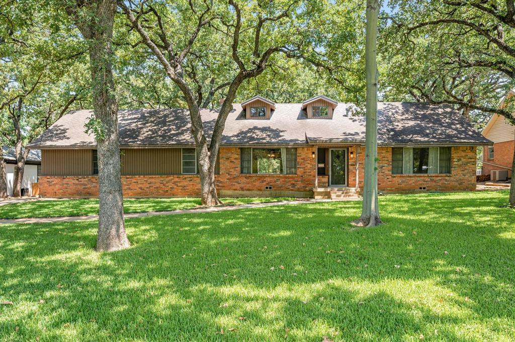 Property Photo:  1717 Tierney Road  TX 76112 