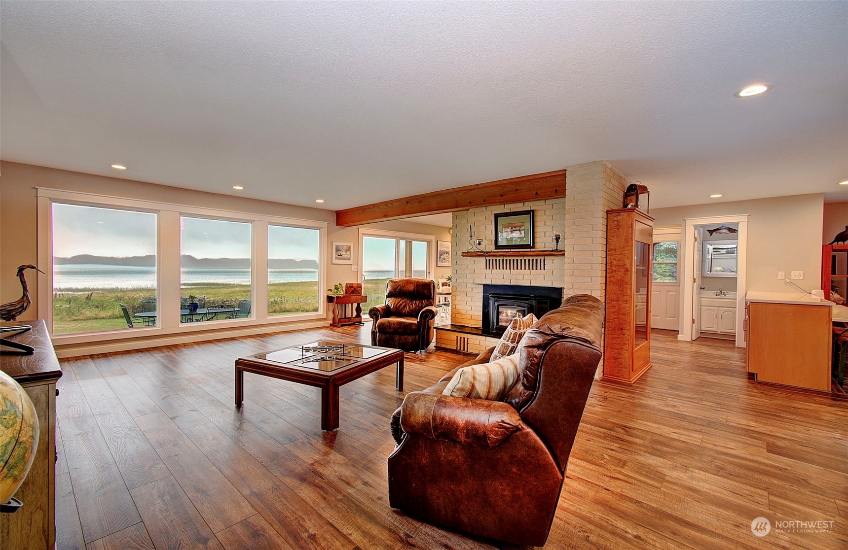 Property Photo: 24424 Sandridge Road WA 98640