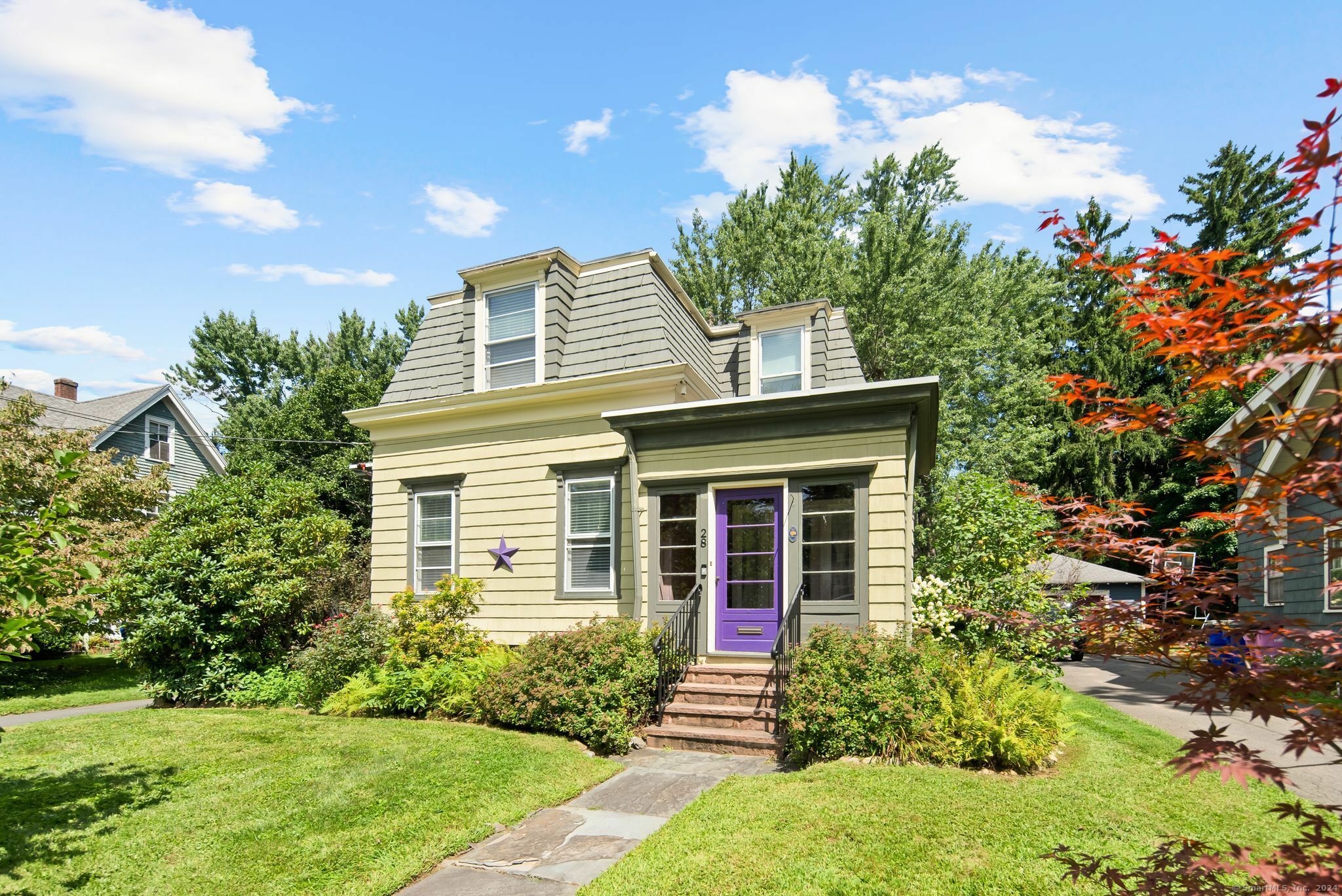 Property Photo:  28 State Street  CT 06109 