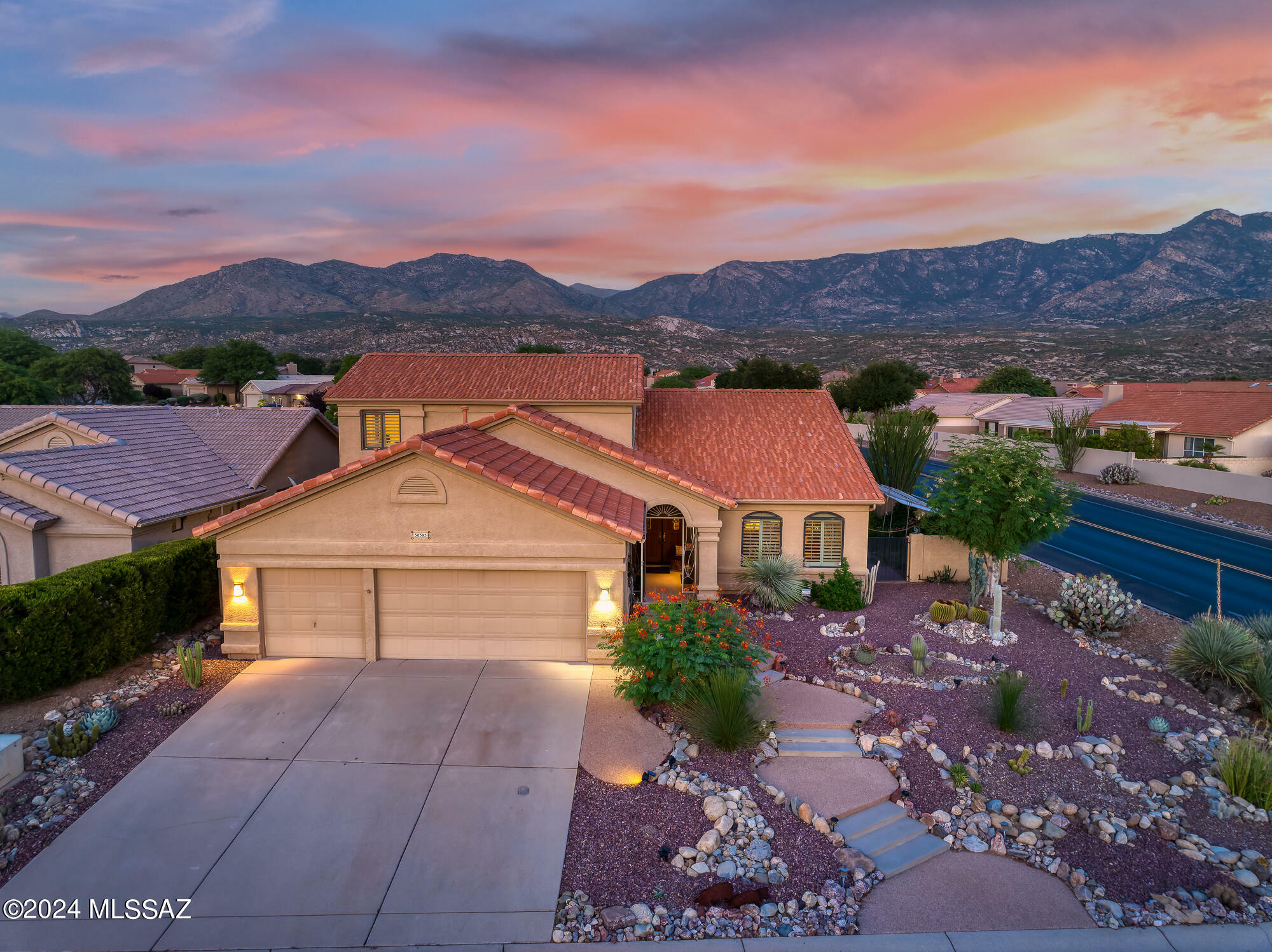 Property Photo:  38395 S Rolling Hills Drive  AZ 85739 