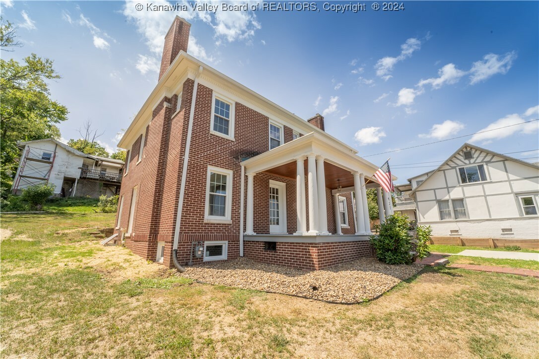 Property Photo:  927 Ridgemont Road  WV 25314 