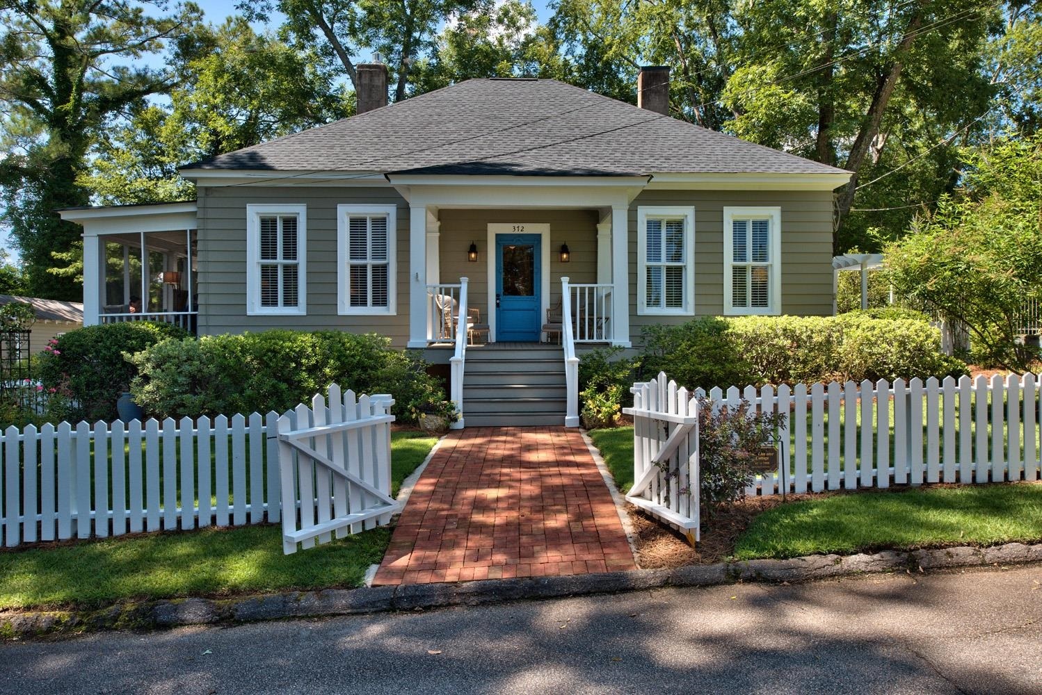 Property Photo:  372 Johnson Street  GA 30650 