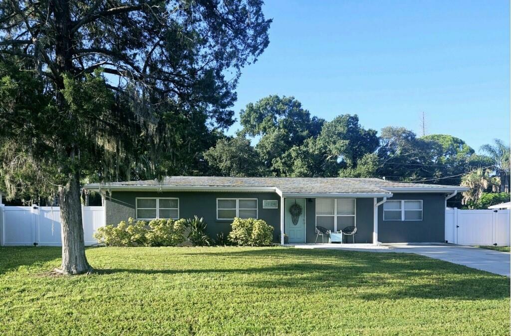 Property Photo:  2724 Arlington Street  FL 34239 