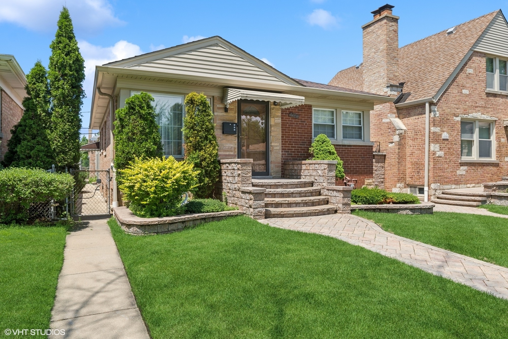 Property Photo:  6144 N Keystone Avenue  IL 60646 