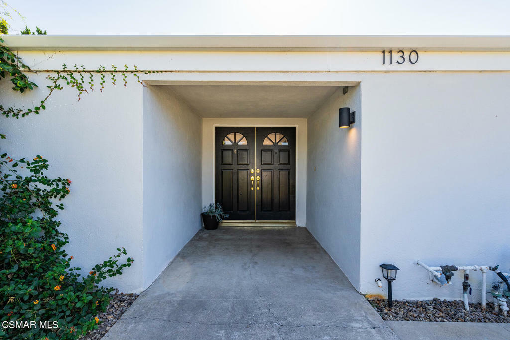 Property Photo: 1130 Coventry Drive CA 91360