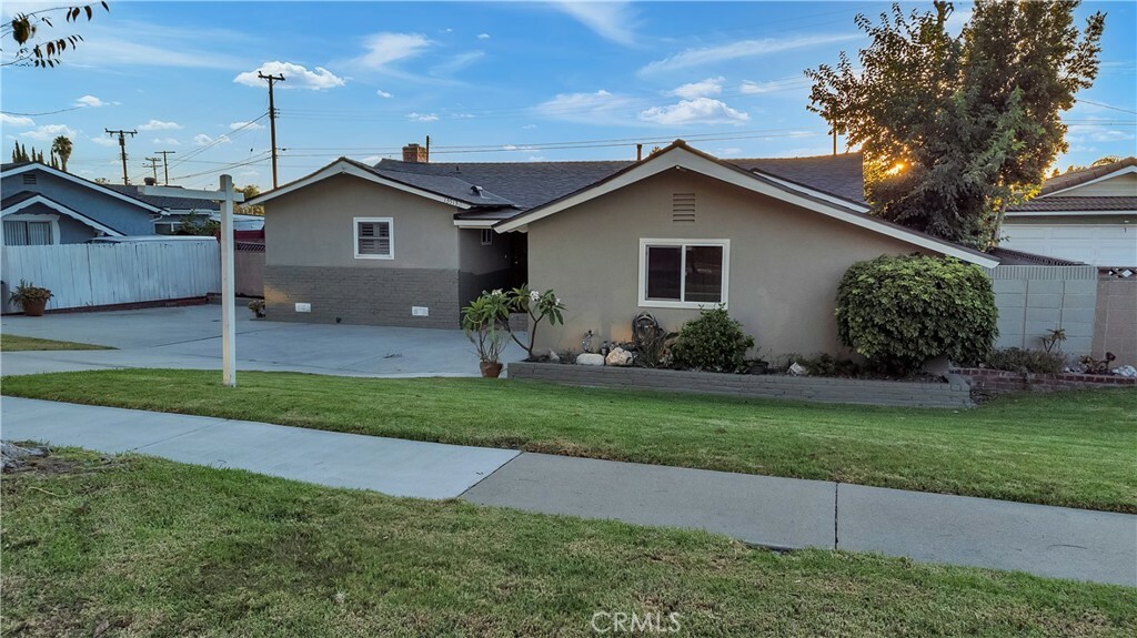 Property Photo:  13513 De Alcala Drive  CA 90638 