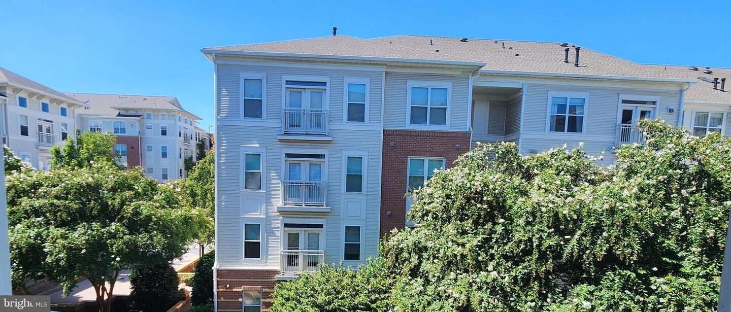 Property Photo:  9480 Virginia Center Boulevard 330  VA 22181 