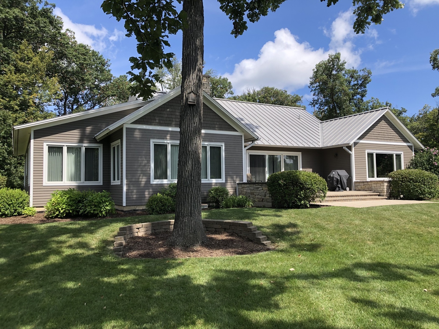 Property Photo:  26437 N Farwell Road  IL 60045 