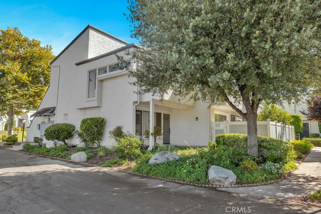 Property Photo:  18535 Mayall Street L  CA 91324 