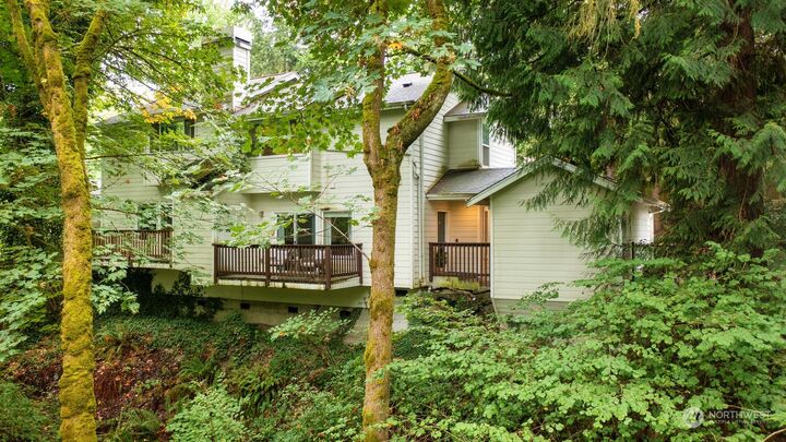 Property Photo:  3800 NE Sunset Boulevard C101  WA 98056 