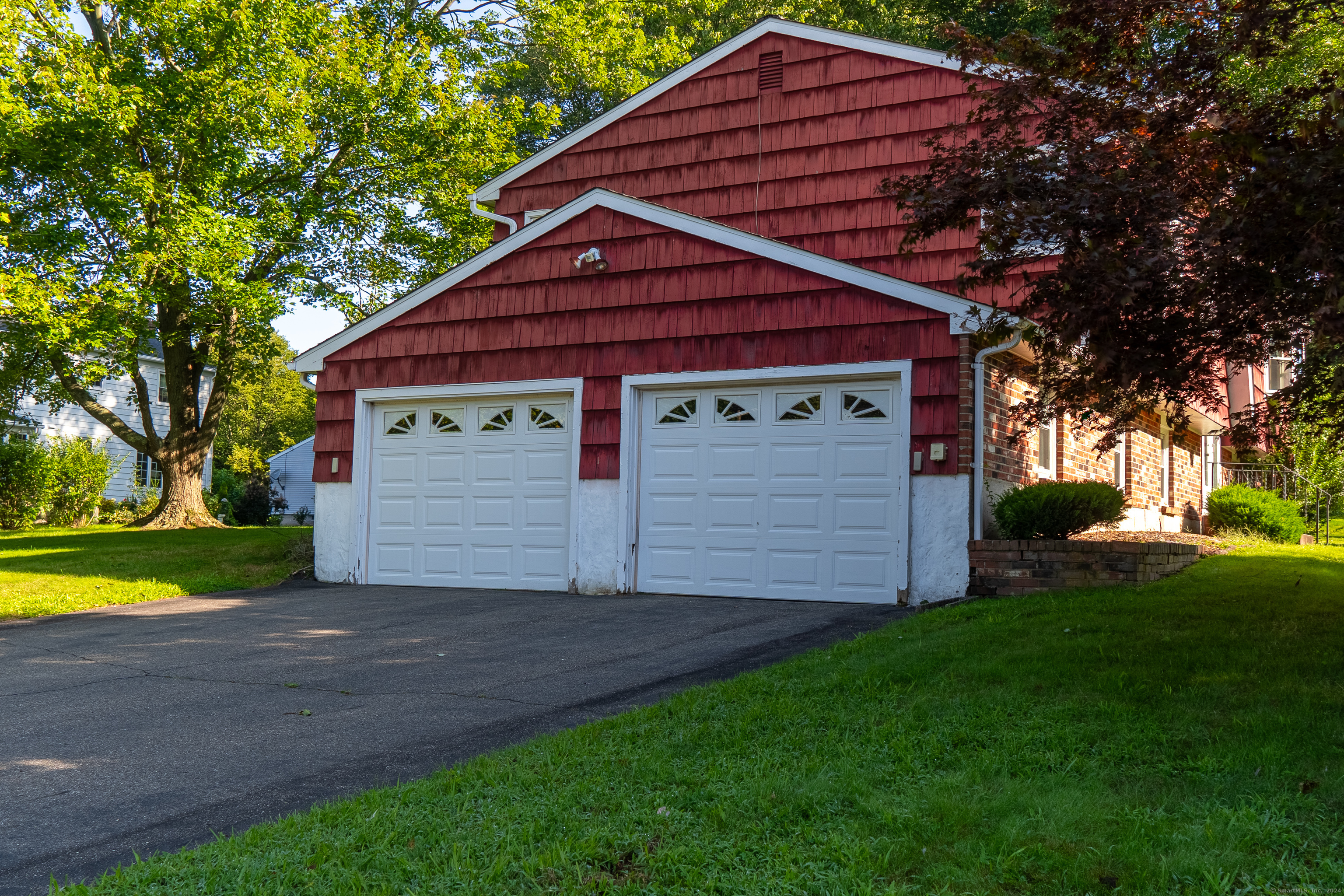 Property Photo:  20 Homesteader Lane  CT 06516 