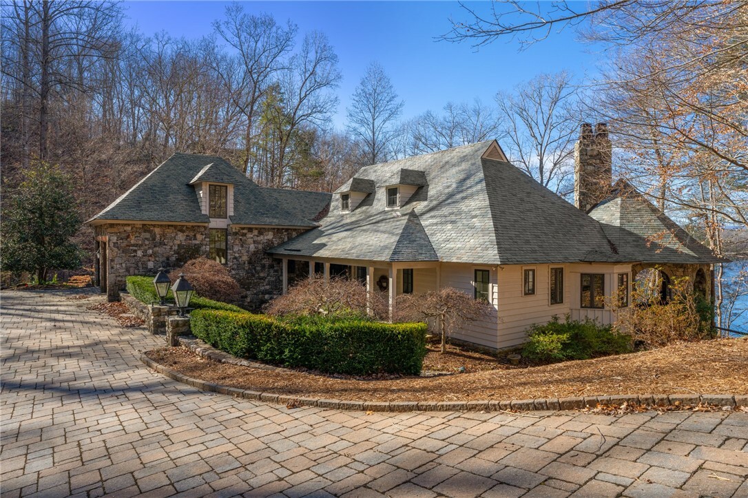 Property Photo: 604 Top Ridge Drive SC 29685