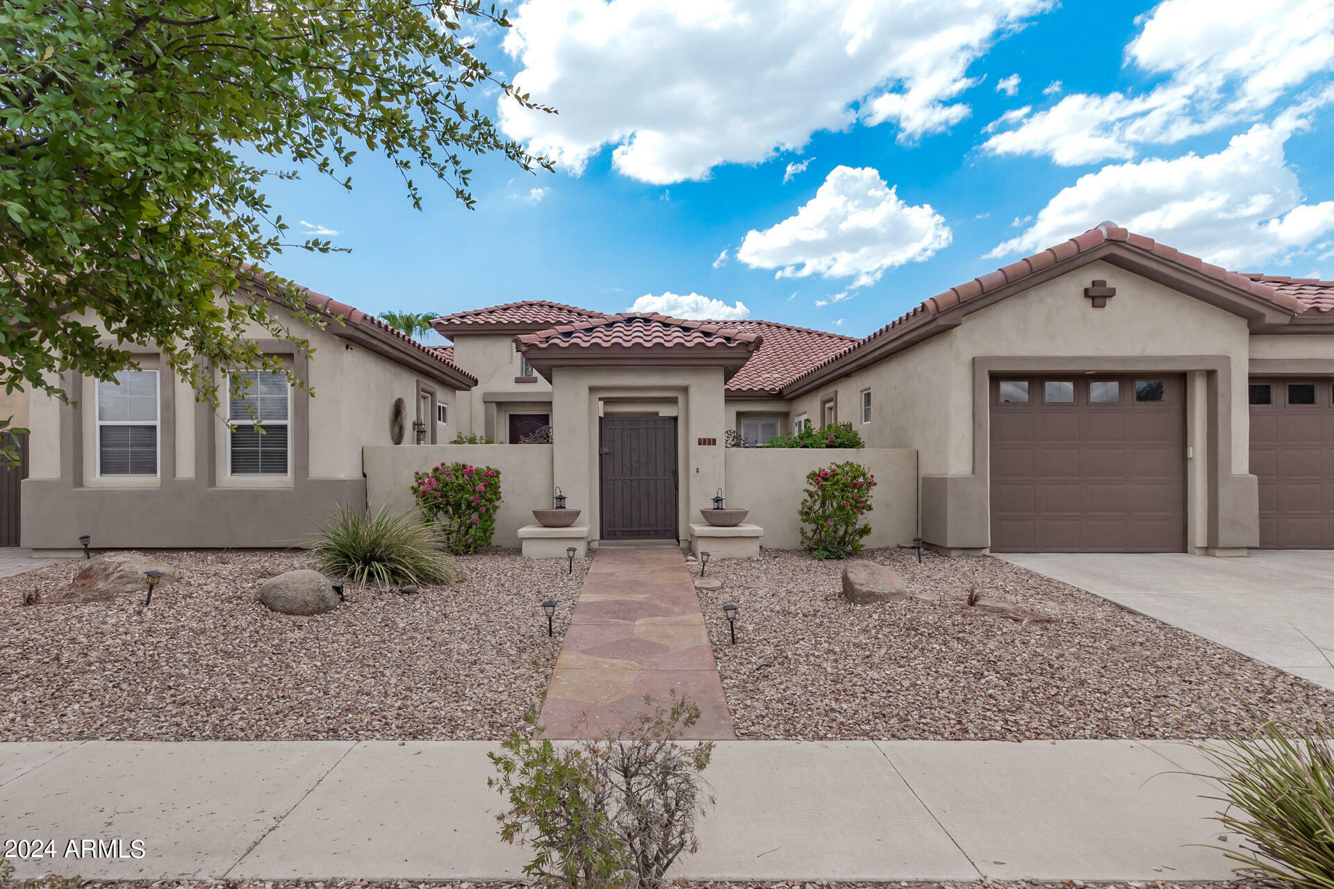 Property Photo:  170 N Parkview Lane  AZ 85340 