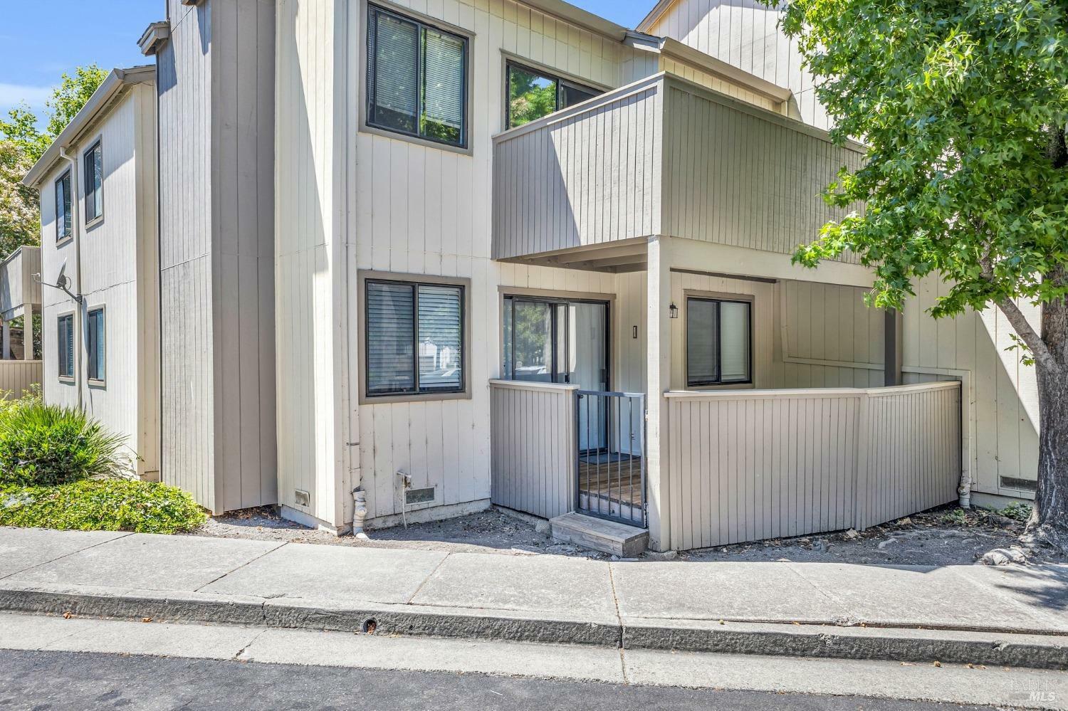 Property Photo:  2752 Westberry Drive  CA 95403 