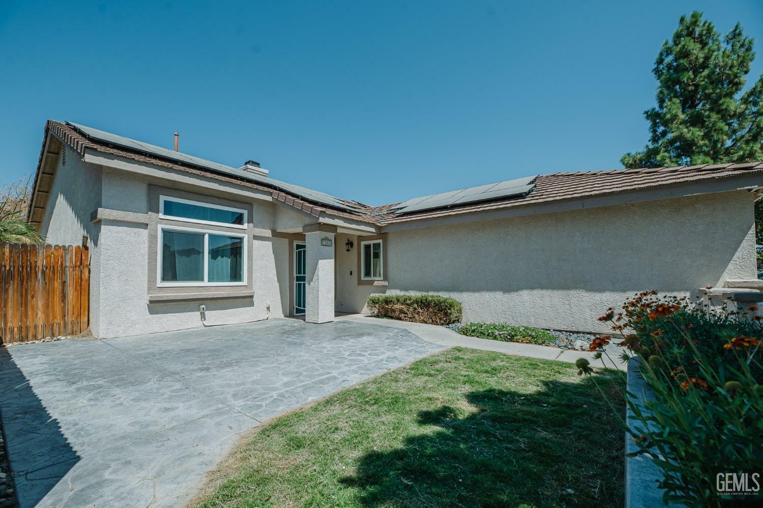 Property Photo:  7208 Rogue River Drive  CA 93313 