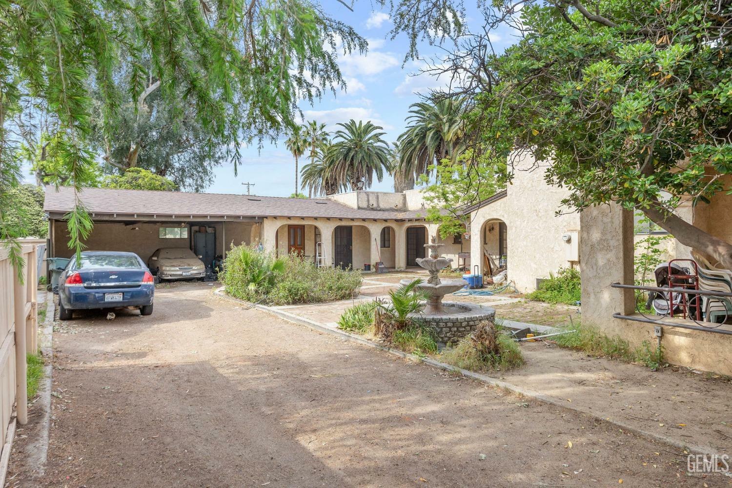 Property Photo:  401 E Belle Terrace  CA 93307 