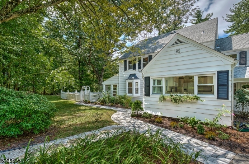 Property Photo:  180 Lake Rd  NJ 07920 