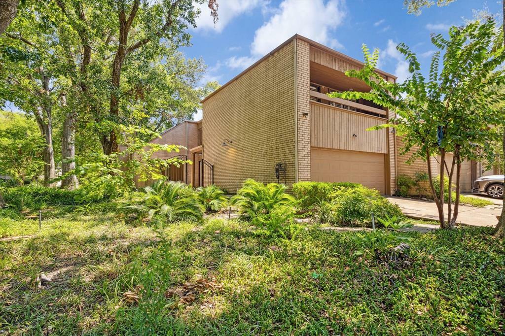 Property Photo:  1311 Chardonnay Drive 3  TX 77077 