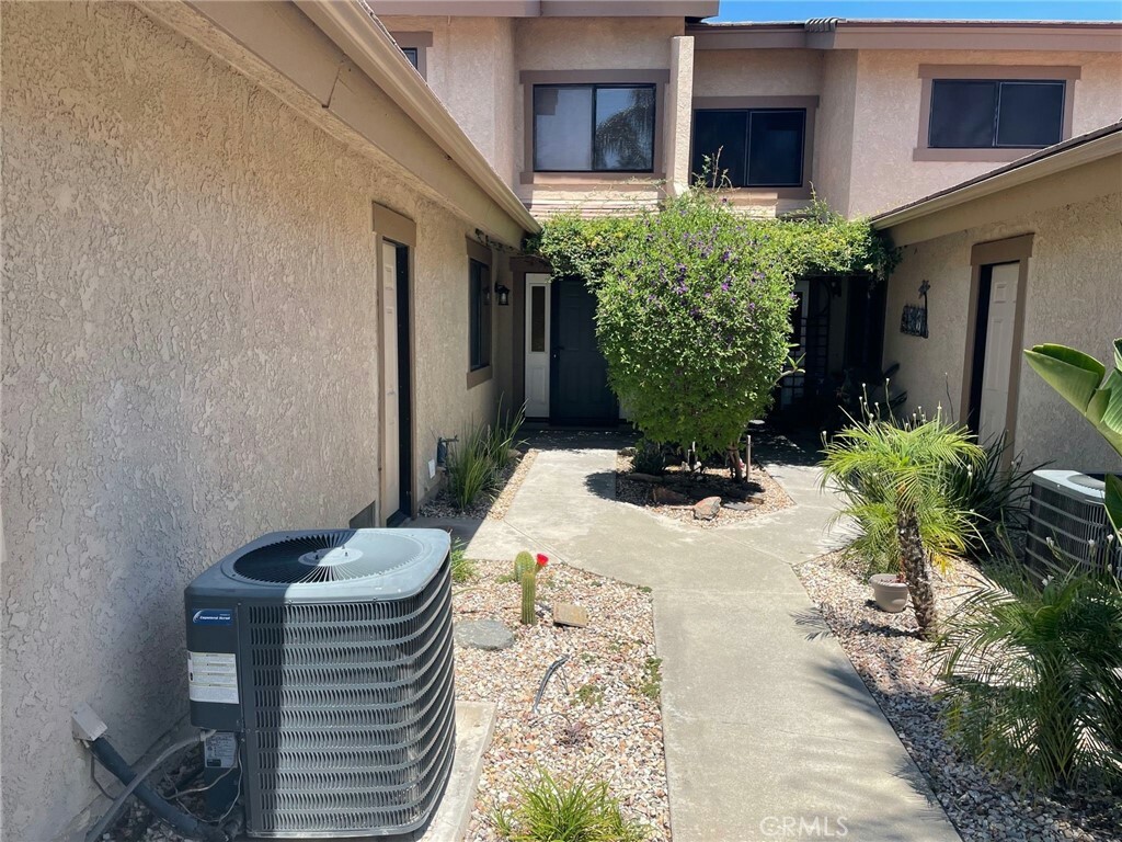 Property Photo:  30186 Yellow Feather  CA 92587 