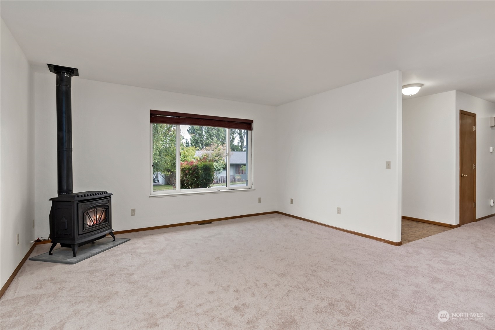 Property Photo:  805 NE 8th Street  WA 98239 