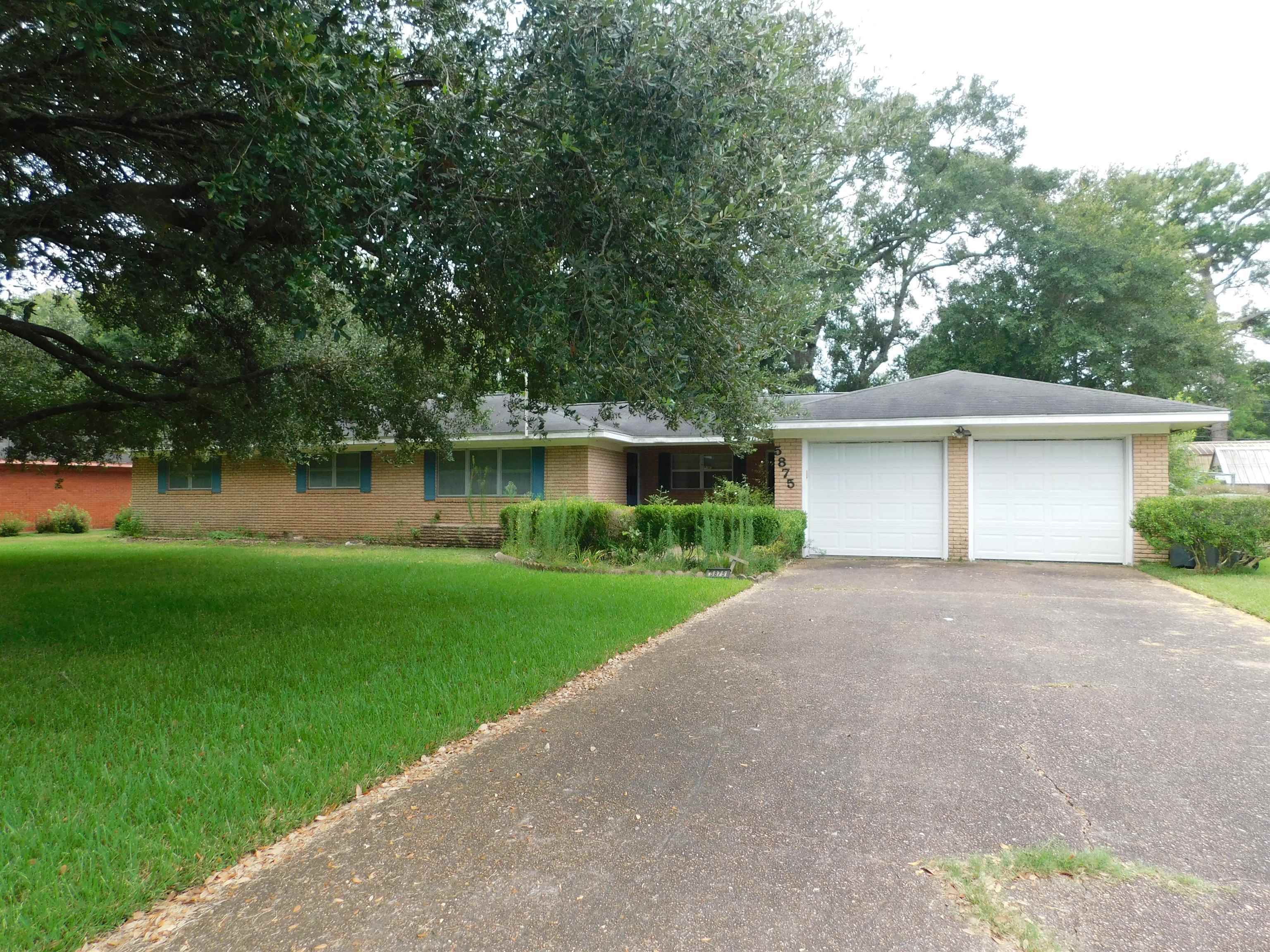 Property Photo:  5875 Avie Ln  TX 77708 