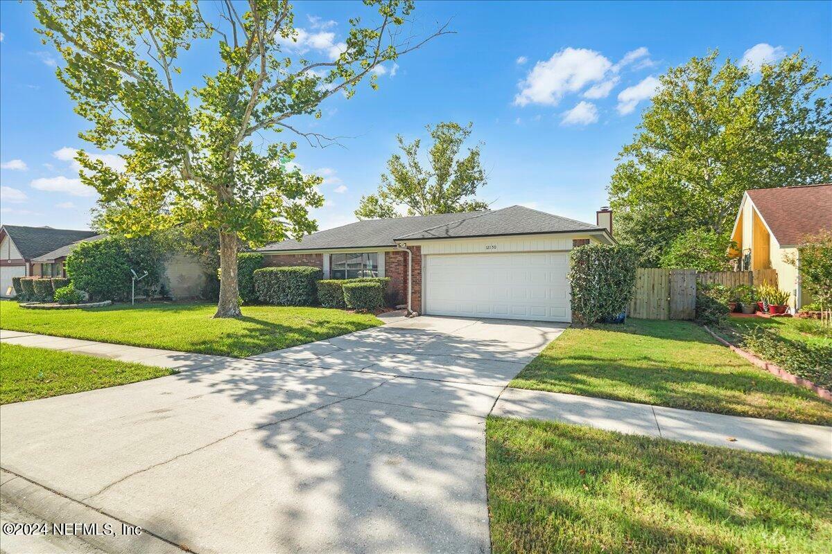 Property Photo:  12150 Chippenham Court  FL 32225 