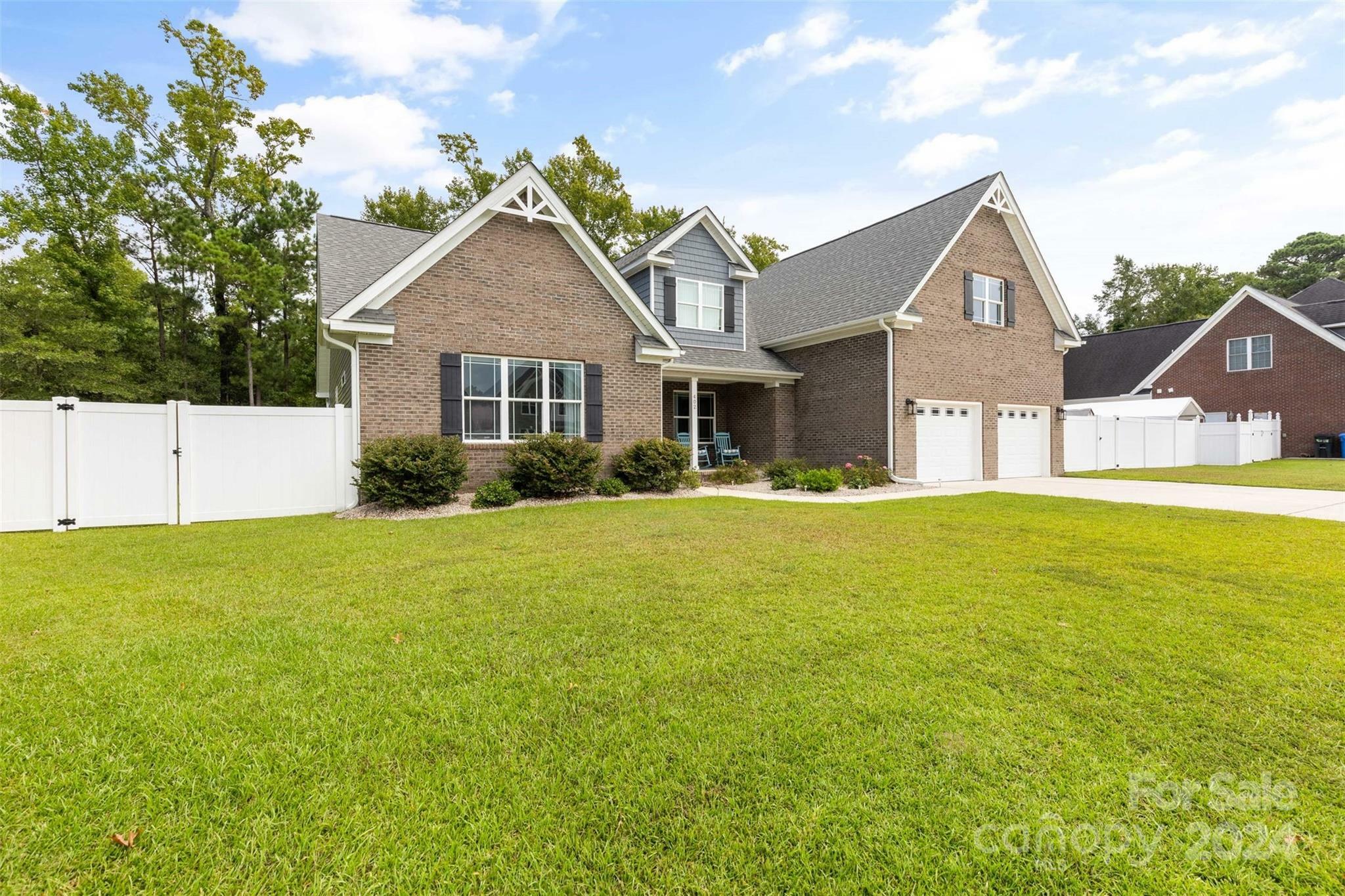 Property Photo:  402 King Richard Court  NC 28546 