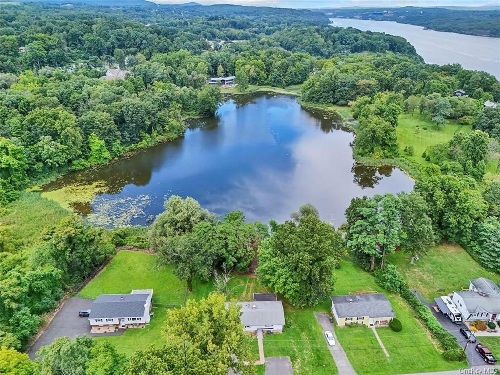 Property Photo:  20 Seneca Lane  NY 12547 