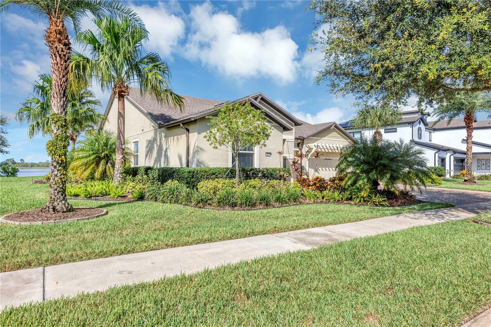 Property Photo:  14054 Larkspur Lake Drive  FL 34787 