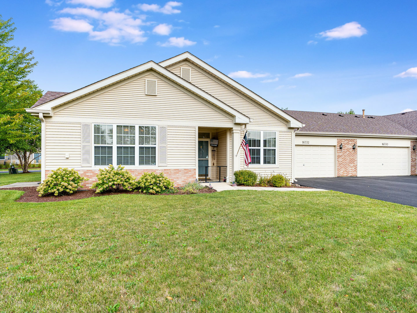 Property Photo:  16332 Carver Lake Court  IL 60403 