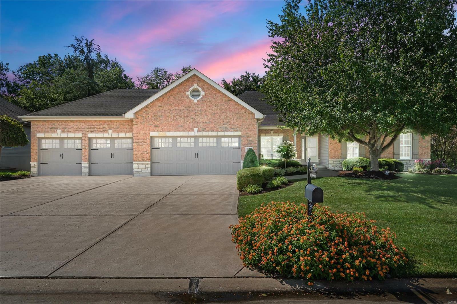 Property Photo:  922 Haven Wood Drive  MO 63368 